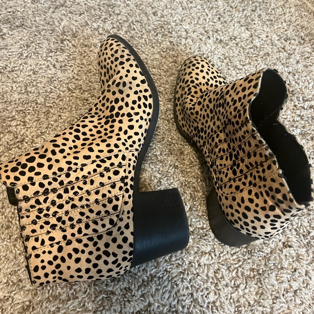 Cheetah booties. Size 8 1/2